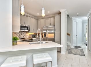 7384 Rockefeller Dr, Naples, FL 34119