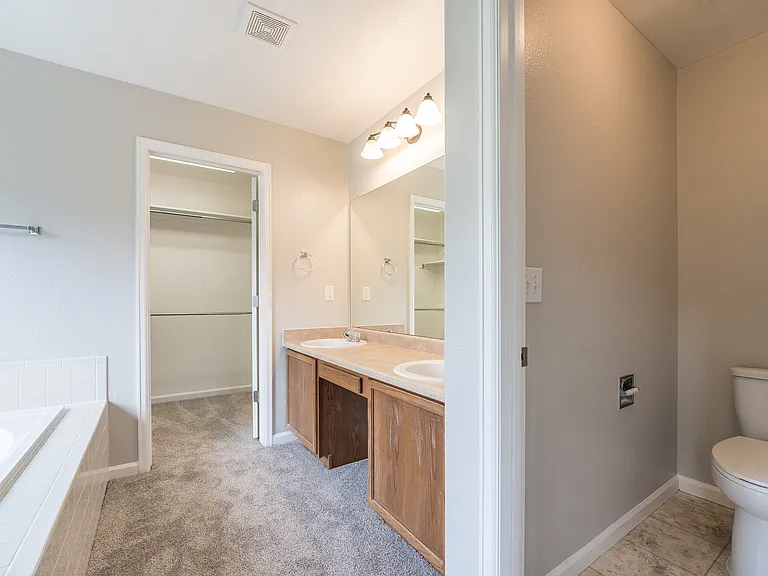 10049 Jasper St — Photo 3