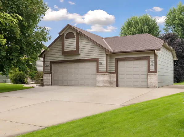 462 Hawthorn Rd, Lino Lakes, MN 55014