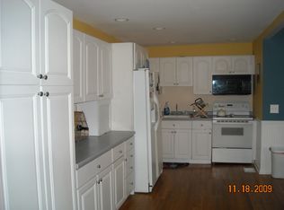 410 Hooker Rd, Bridgeport, CT 06610