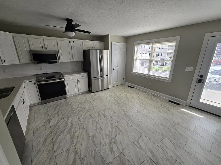 757 Wyndhurst Dr — Photo 6