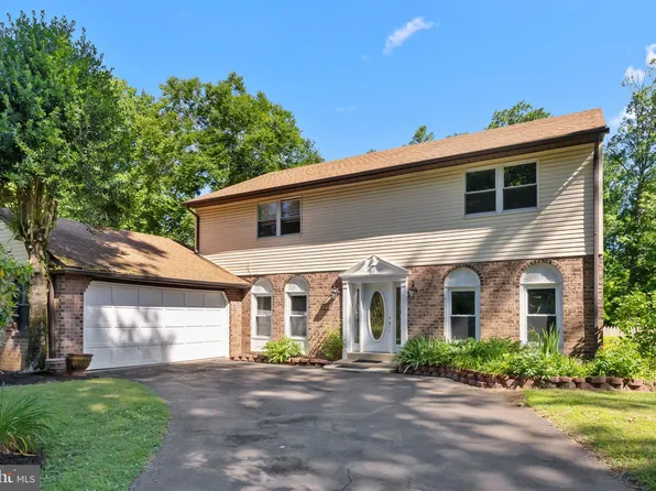 923 Edgewood Ln, Langhorne, PA 19053