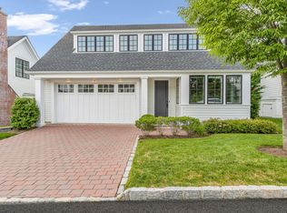 7 Honeysuckle Ln, Port Chester, NY 10573