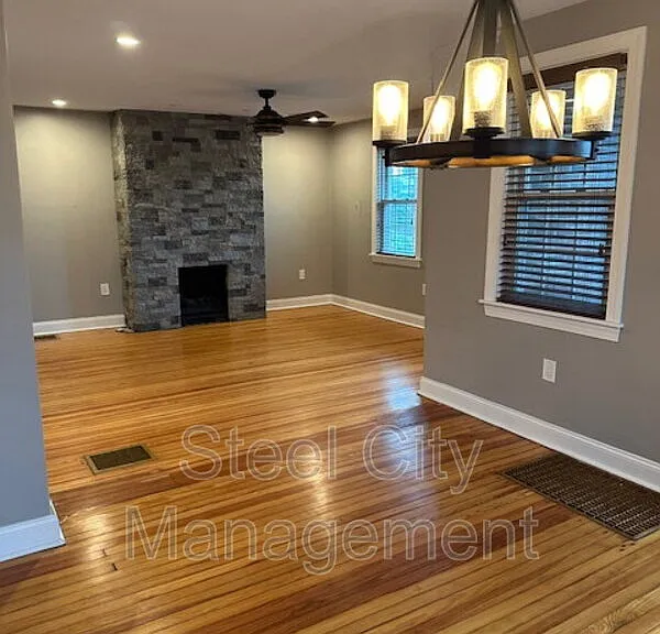 851 Kennedy St — Photo 5