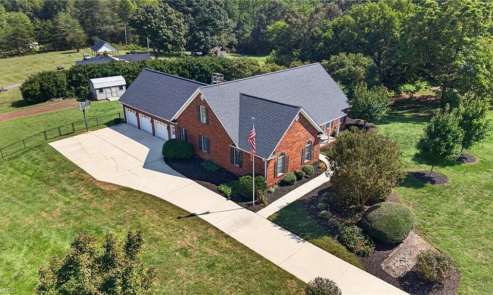 1st image of 117 Pinnix Dr