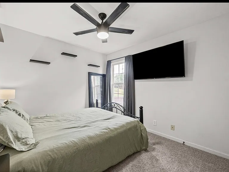 227 Harold Dr — Photo 18