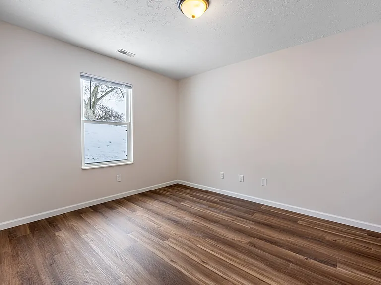 1013 Virginia Ave — Photo 18
