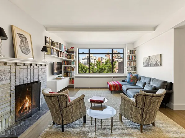 61 W 9th St #9DE, New York, NY 10011