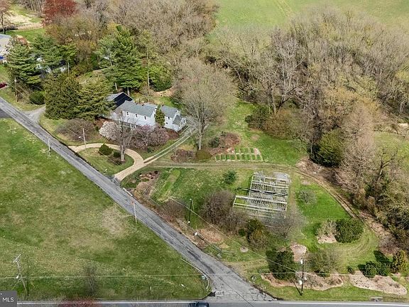3rd image of 22315 Nicholson Farm Rd