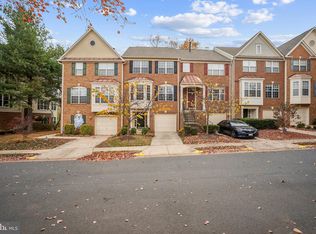 11551 Laurel Lake Sq, Fairfax, VA 22030