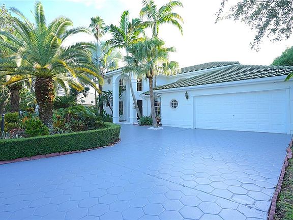 2nd image of 5464 NW 94th Doral Place