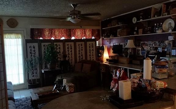 4th image of 2710 Royalty Dr