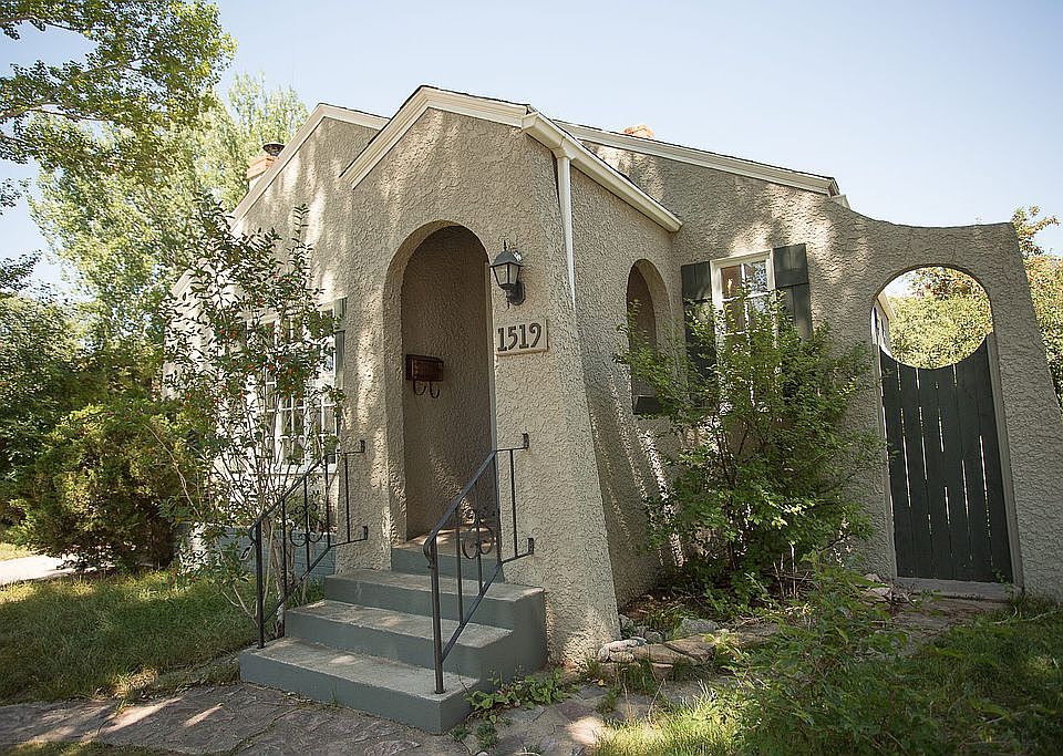 1st image of 1519 Custer St