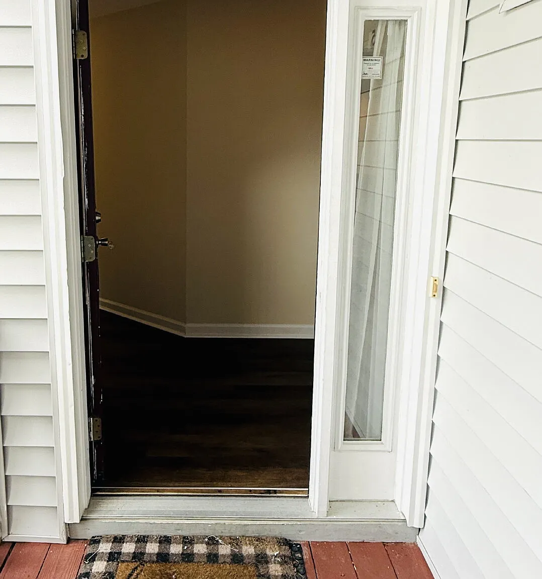 3 bed, 2.0 bath, 1307 sqft, $1,300 — Photo 2