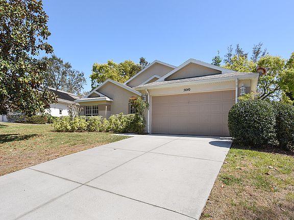 3rd image of 5640 W Crossmoor Pl