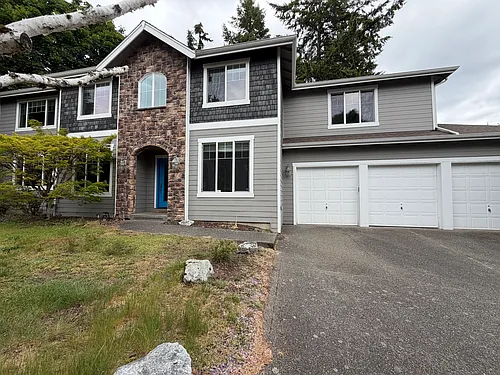 2520 Camas Ave NE Photo 1