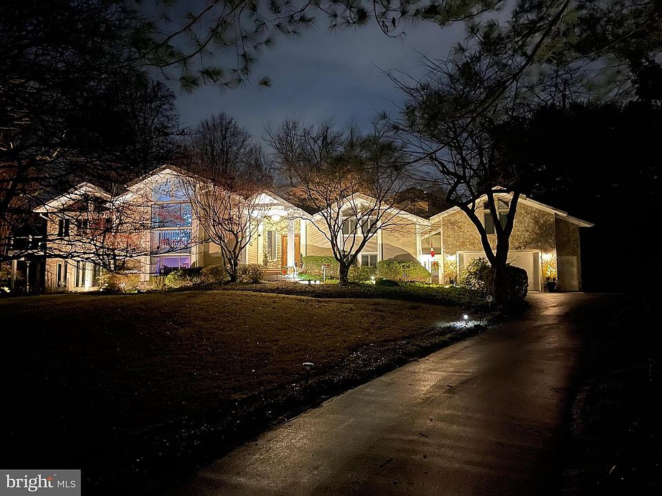 1st image of 10200 Forest Lake Dr