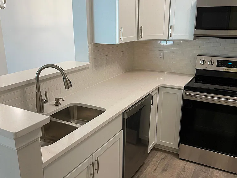 1600 Long Grove Dr #925 — Photo 2