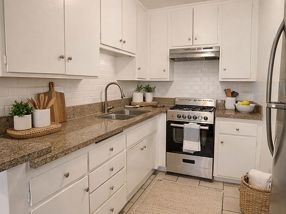 2nd image of 3721 Westwood Blvd APT 3