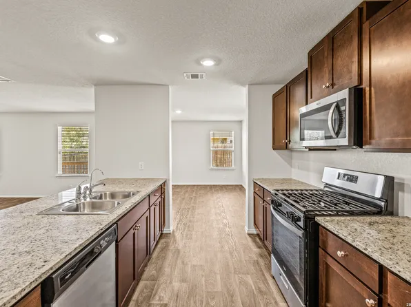 1011 Pacific Monarch, San Antonio, TX 78253