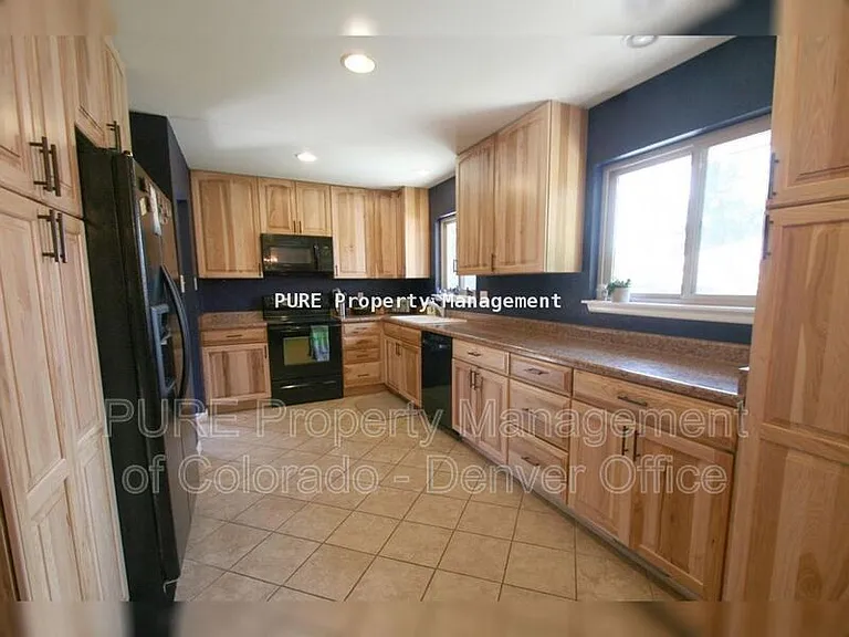 2255 S Clermont St — Photo 5