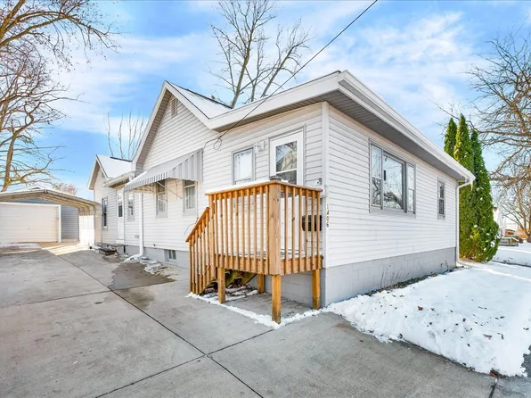 1406 W Walnut St, Bloomington, IL 61701