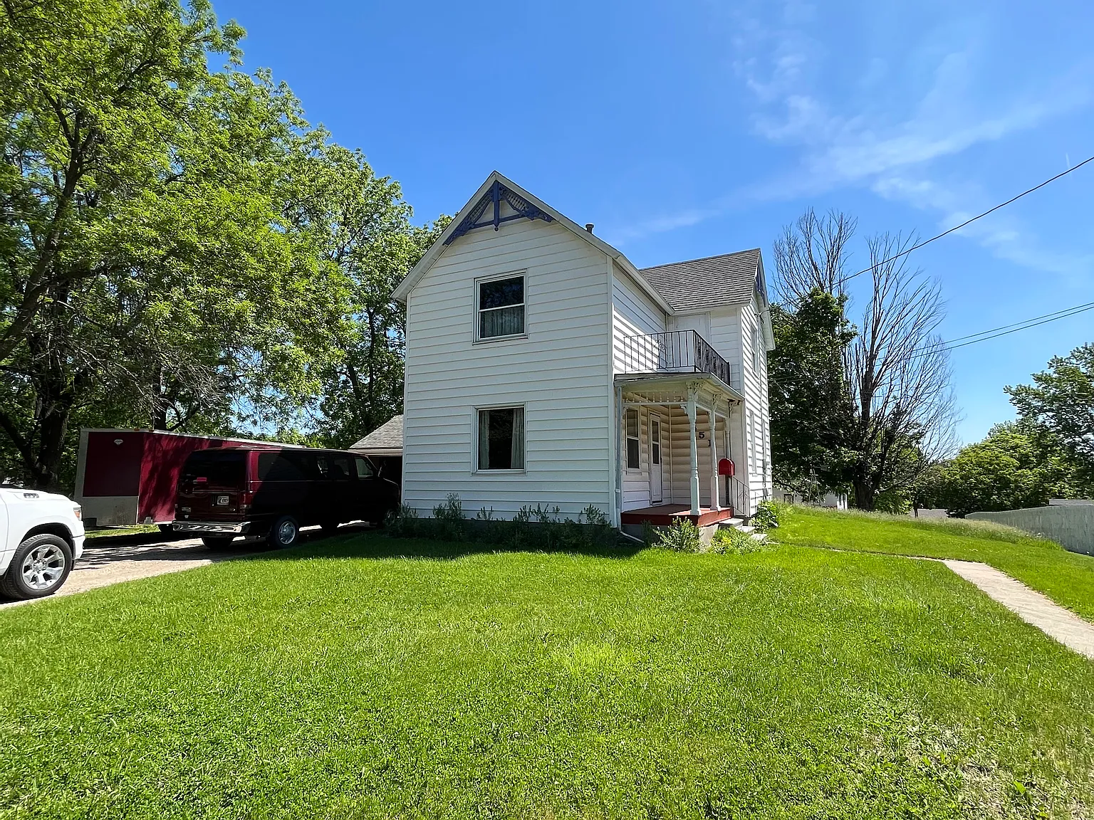 4 bed, 2.0 bath, 1800 sqft, $1,995 — Photo 1