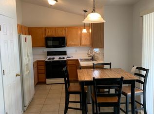 20 Apache Plume Rd, Los Lunas, NM 87031