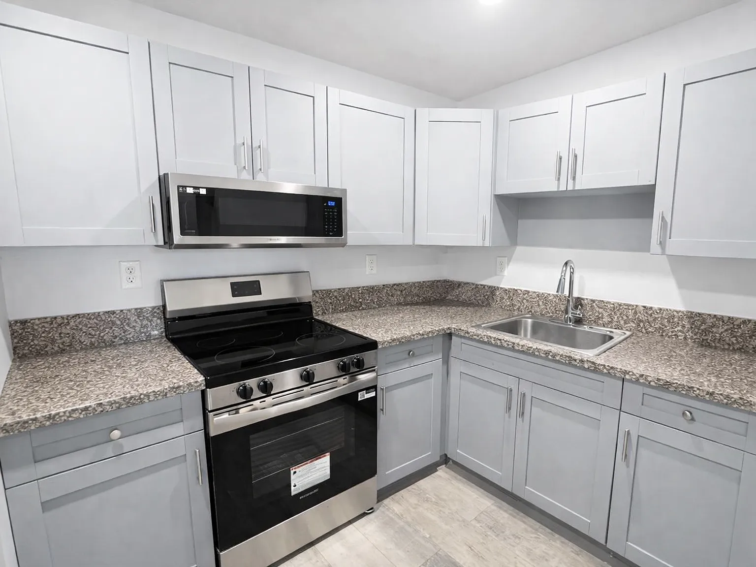 Casa Linda Apartments-3300 S Dixie Hwy — Photo 3