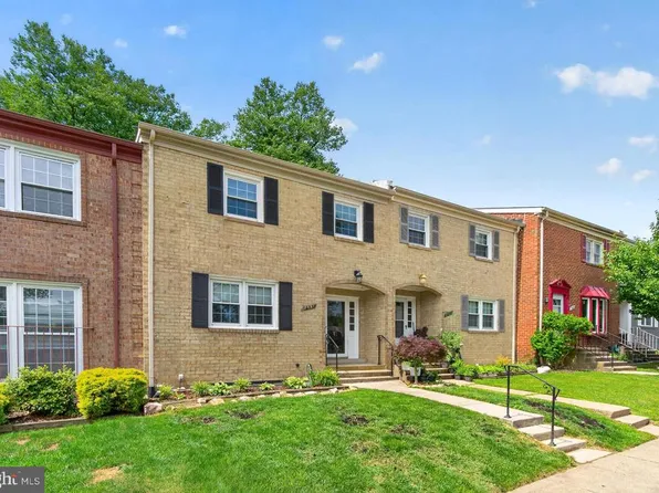 7481 Jayhawk St, Annandale, VA 22003