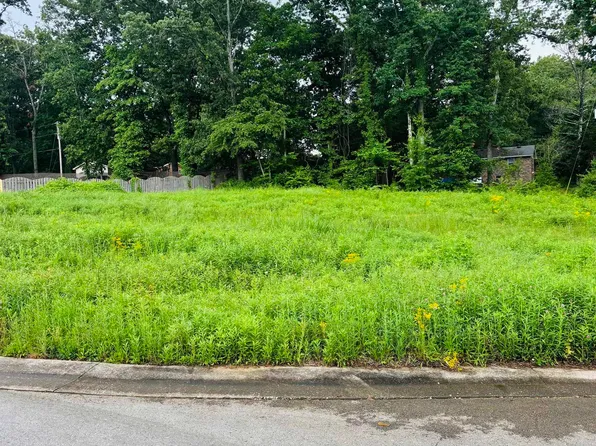 21 Cascade Dr, Florence, AL 35633