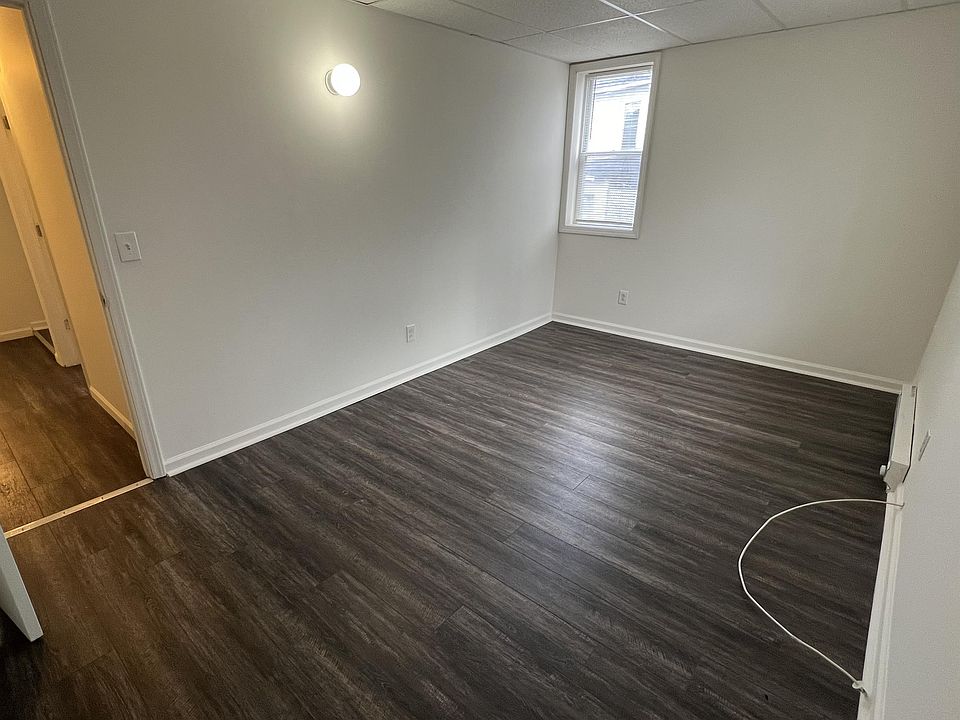 2nd image of 140 Euclid Ave #D