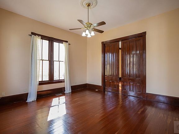 4th image of 1505 Mechanic St