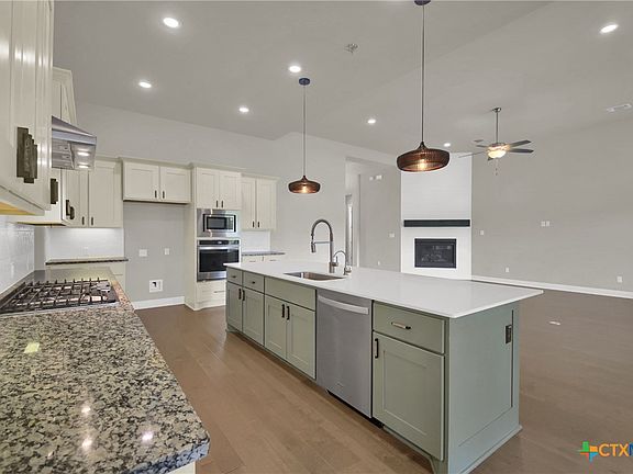 3rd image of 3901 Stanyan Dr