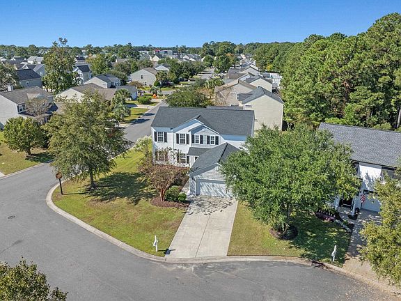 4th image of 301 Black Willow Ct.