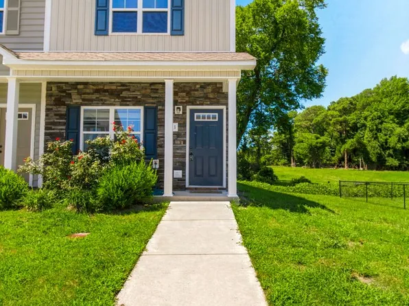 511 Justice Farm Dr, Sneads Ferry, NC 28460