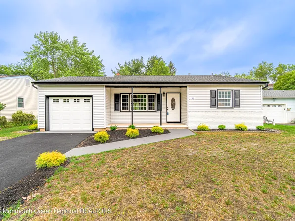 31 Edinburgh Drive, Toms River, NJ 08757