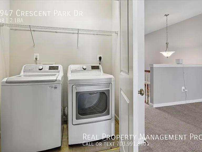 7947 Crescent Park Dr — Photo 32
