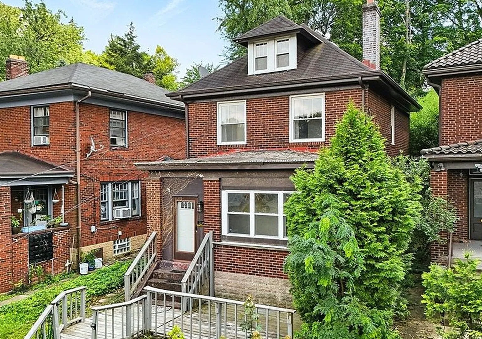 Renovated 4-Bedroom Apartment Near CMU, Pitt & Pittsburgh Hospitals! — Photo 1