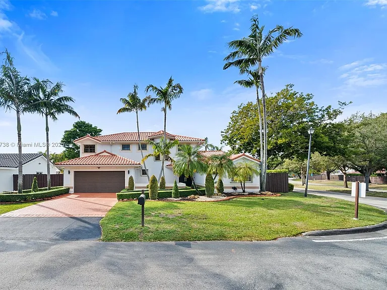 5424 SW 154th Pl — Photo 3