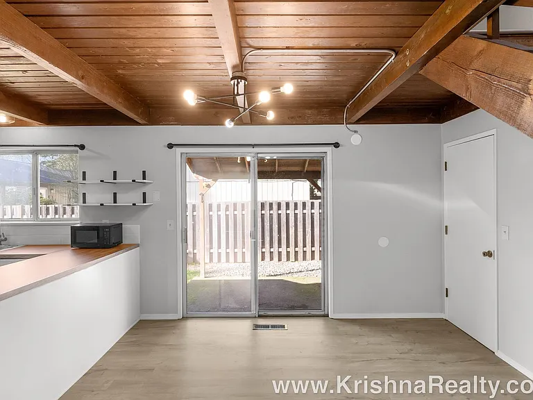 9957 SW Scott Ct — Photo 7