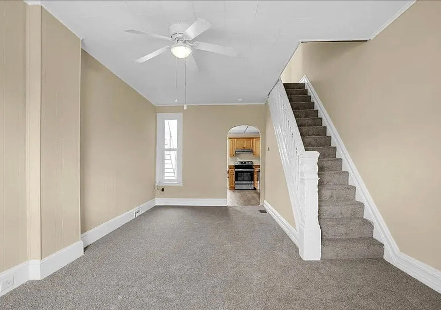 Spacious 5 Bedroom House — Photo 3