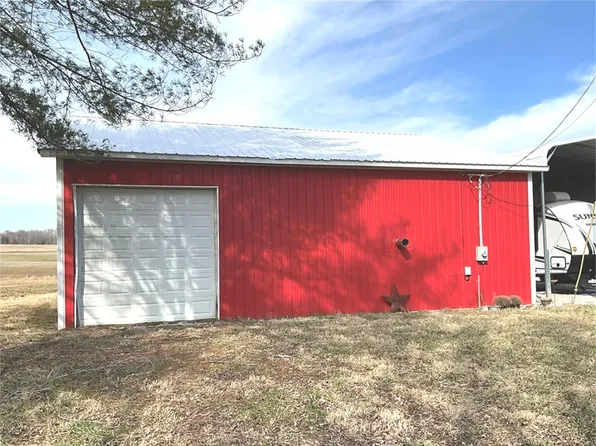 6146 Zander Rd, Hopkinsville, KY 42240