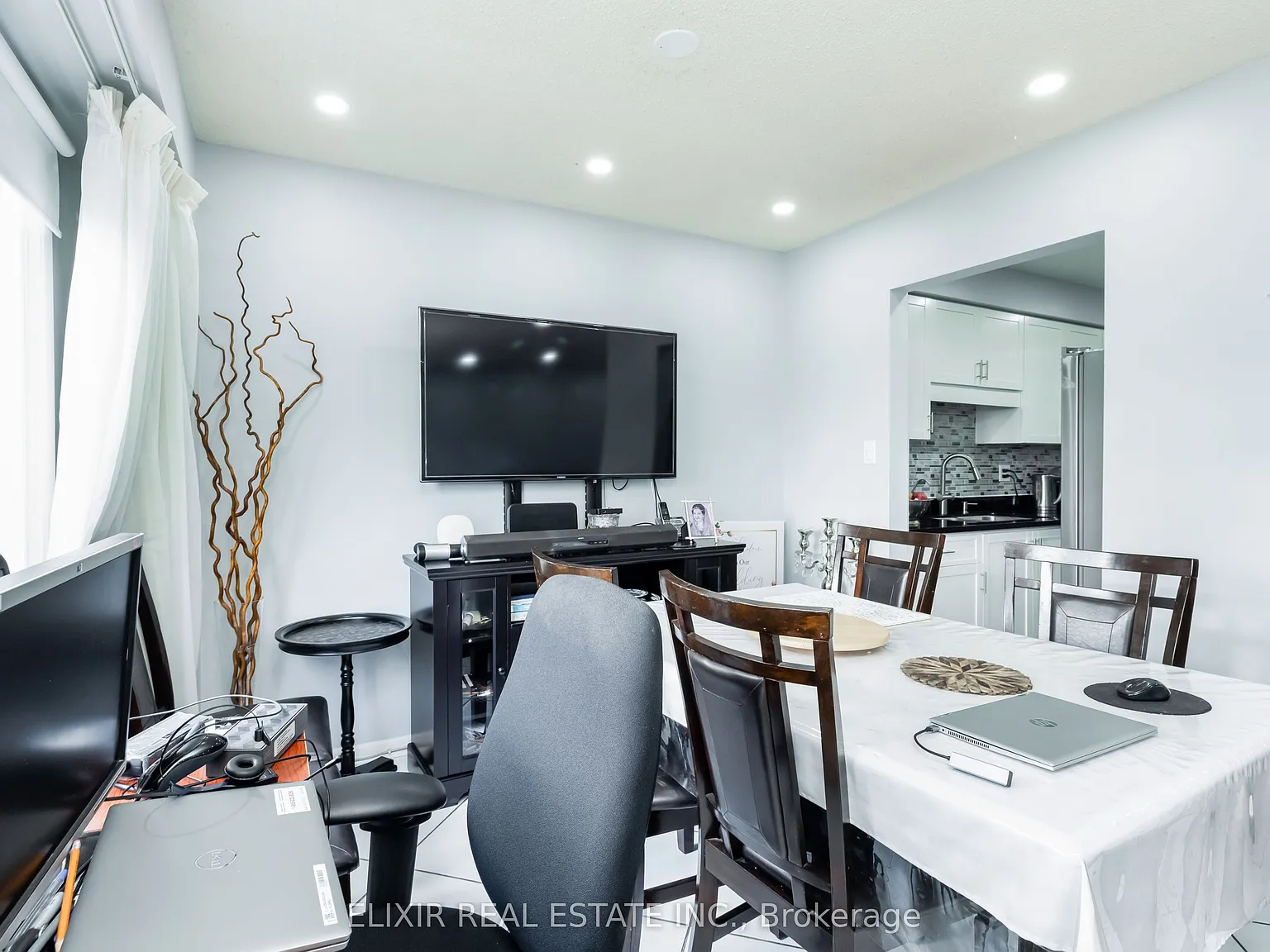 4 bed, $3,400 — Photo 4