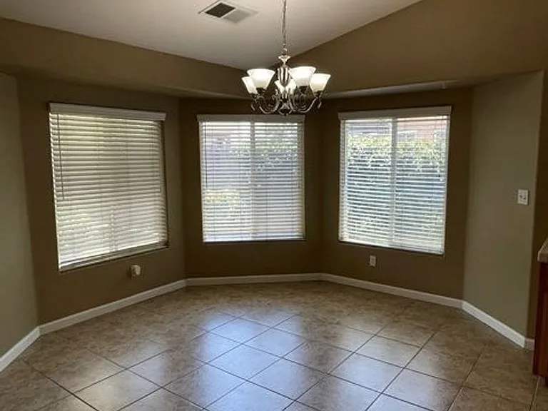 236 S Argyle Pl — Photo 6