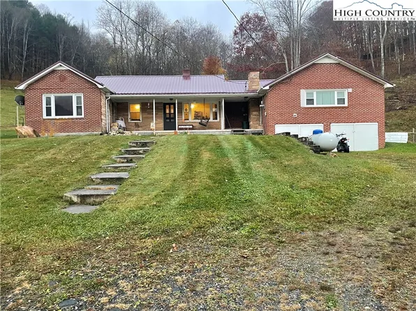 906 Three Top Road, Creston, NC 28615
