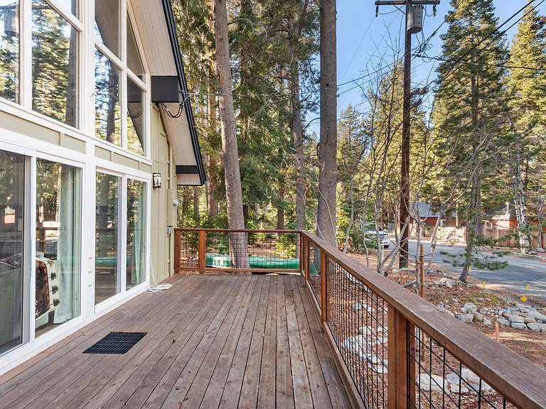 319 Pine St — Photo 22