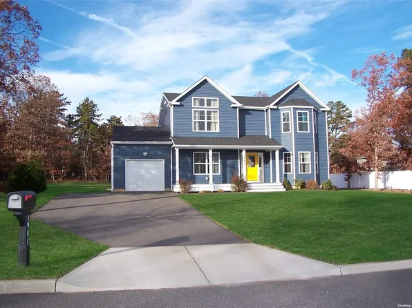 1901 Fire Avenue, Medford, NY 11763