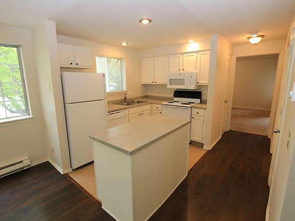 4th image of 10306 Holman Rd N