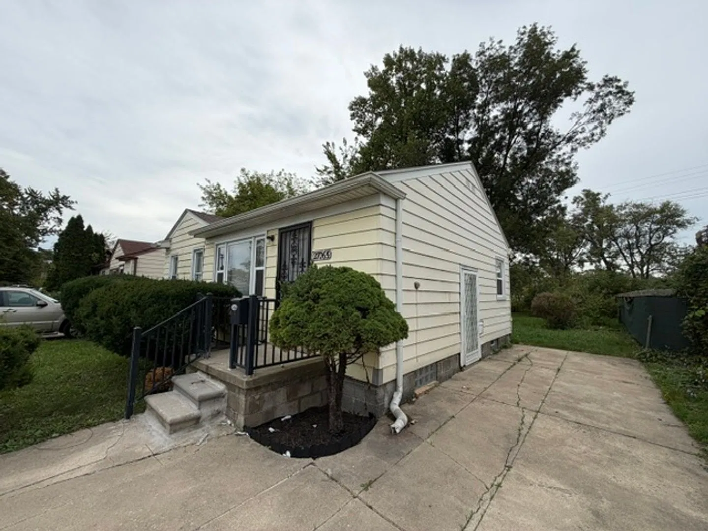 Charming 2-Bedroom Ranch Home with Basement Detroit, MI — Photo 2